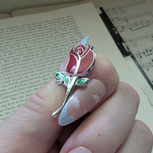 Elegant Red Rose Silver Brooch - Picture 2 of 7